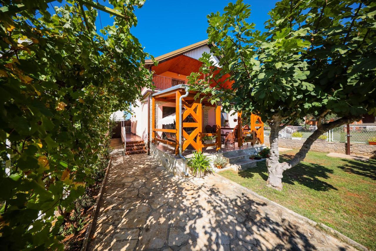 Apartment Ruza Sukošan Εξωτερικό φωτογραφία